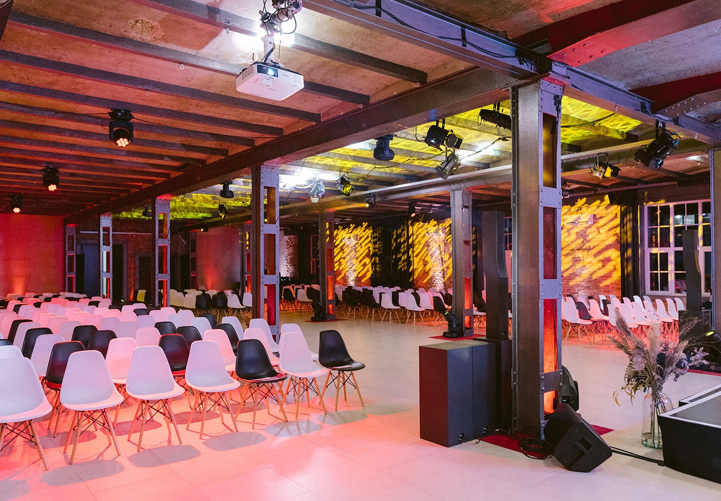 YESS event hire bérelhető bútor inspiráció - HWGA
