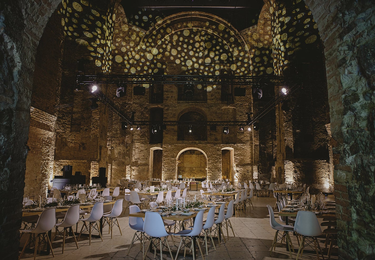 YESS_event_hire_bérelhető_bútor_inspiráció_Kiscelli_esküvő